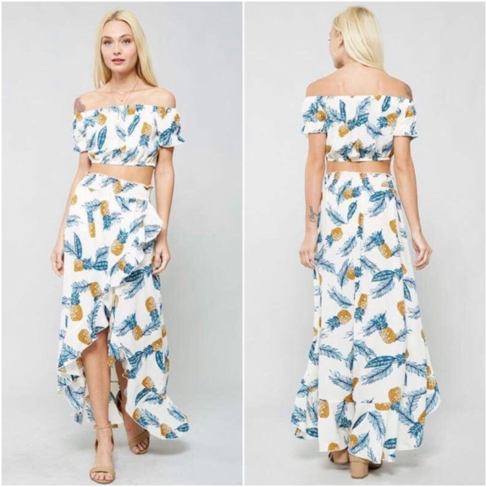 ๐SALE๐ฅWalking on the Sun | 2 Piece Pineapple Set - Picture 5 of 5